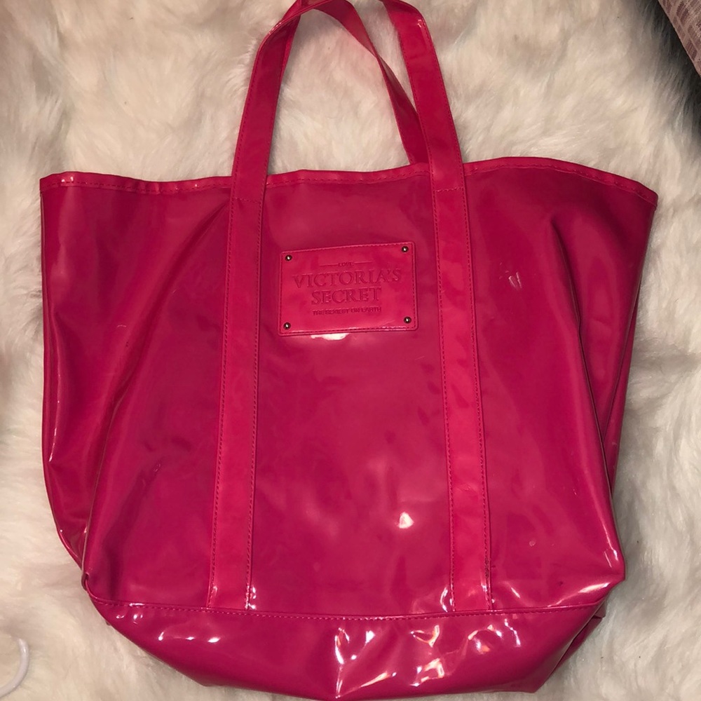 Victoria’s Secret tote 💫